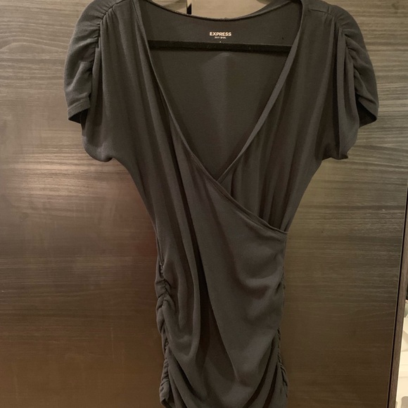 Bundle of 2 black figure flattering SS tops - Picture 4 of 8